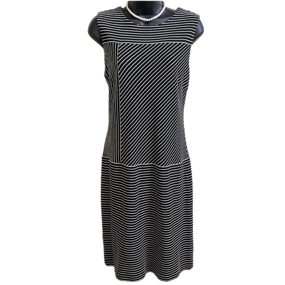 Tommy Hilfiger Back Exposed Gold Zipper Top of Knee Length Dress